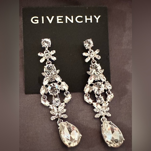NWT Givenchy Silver Tone Crystal Drama Chandelier Earrings From Macy’s - Picture 3 of 6